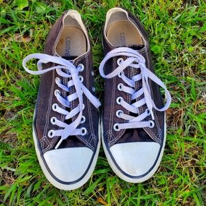 Converse Low top Black womens 8 mens 6